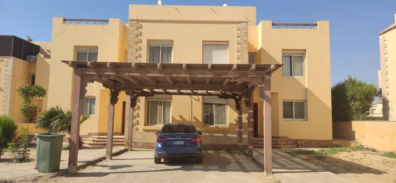 A Sea View Spacious Cheering 5 Bedroom Villa Ain Sokhna "Ain Bay" فيلا كاملة للإيجار قرية العين باي Ain Sukhna Esterno foto