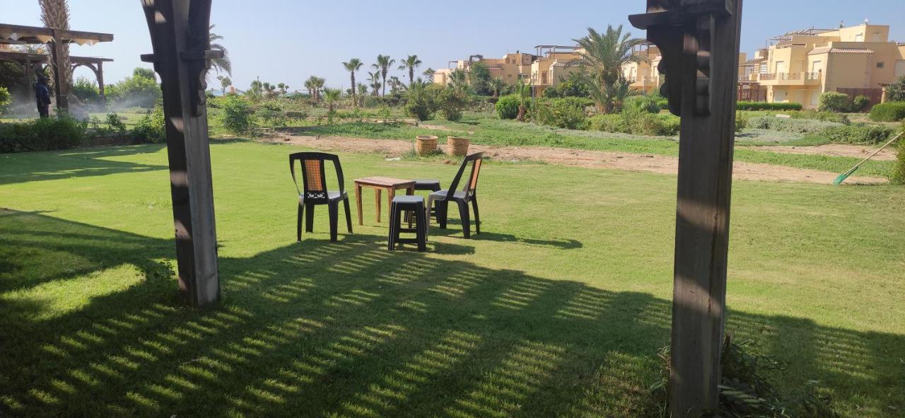 A Sea View Spacious Cheering 5 Bedroom Villa Ain Sokhna "Ain Bay" فيلا كاملة للإيجار قرية العين باي Ain Sukhna Esterno foto