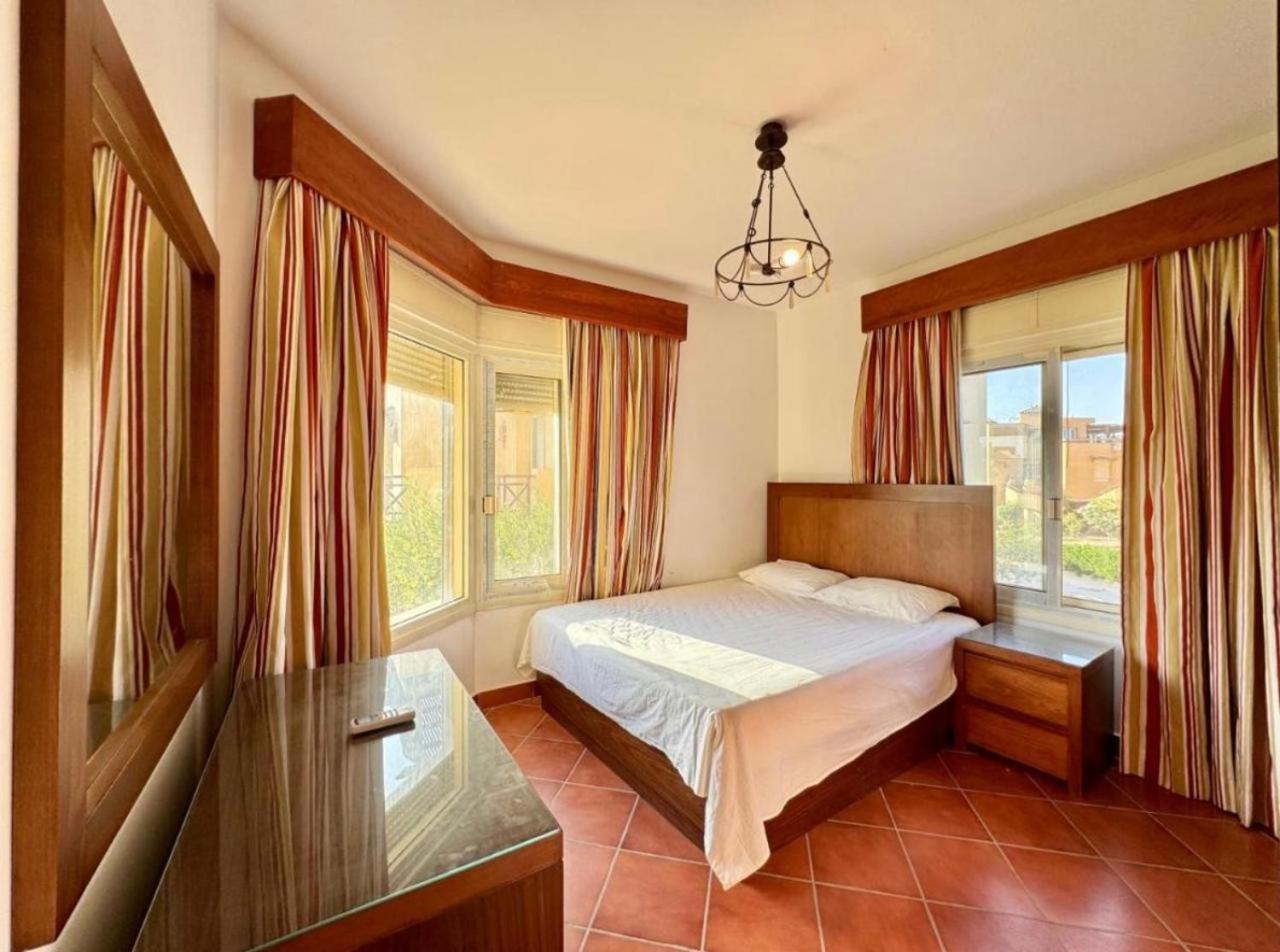 A Sea View Spacious Cheering 5 Bedroom Villa Ain Sokhna "Ain Bay" فيلا كاملة للإيجار قرية العين باي Ain Sukhna Esterno foto