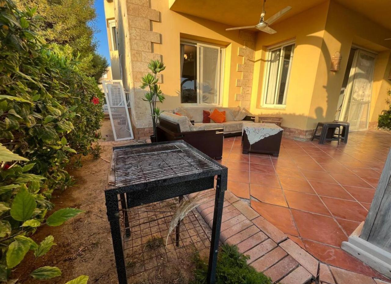 A Sea View Spacious Cheering 5 Bedroom Villa Ain Sokhna "Ain Bay" فيلا كاملة للإيجار قرية العين باي Ain Sukhna Esterno foto