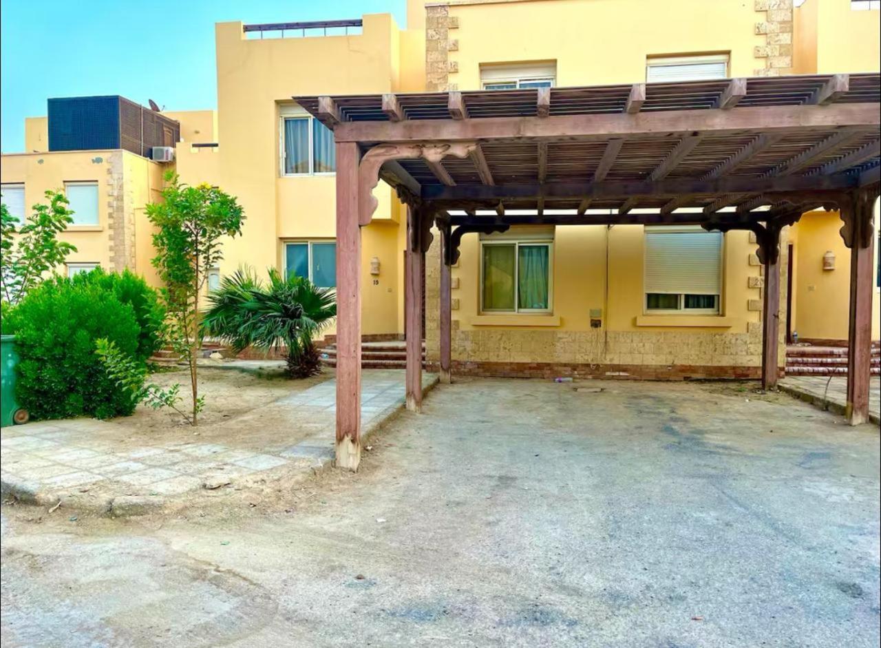 A Sea View Spacious Cheering 5 Bedroom Villa Ain Sokhna "Ain Bay" فيلا كاملة للإيجار قرية العين باي Ain Sukhna Esterno foto