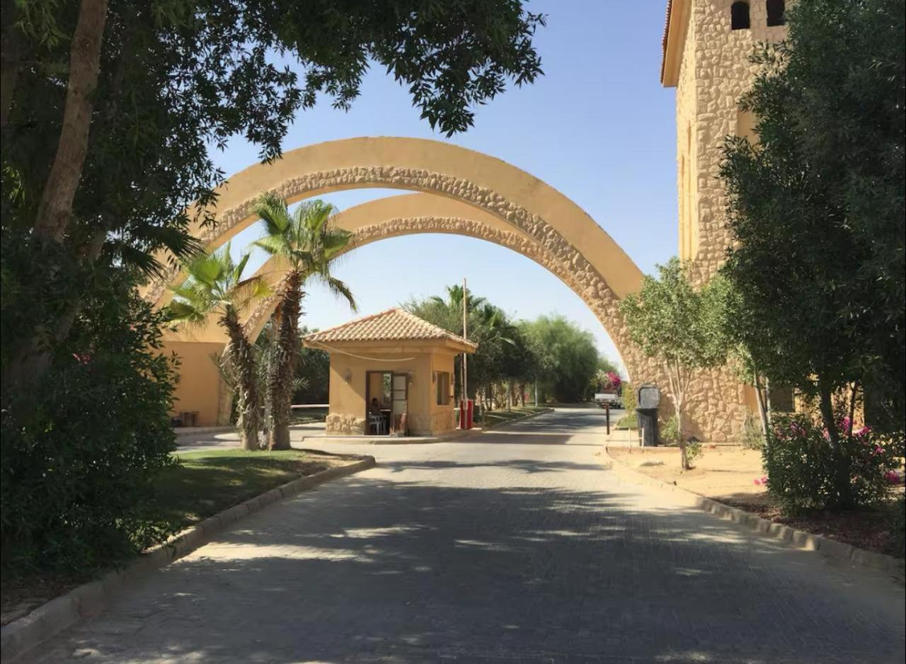 A Sea View Spacious Cheering 5 Bedroom Villa Ain Sokhna "Ain Bay" فيلا كاملة للإيجار قرية العين باي Ain Sukhna Esterno foto