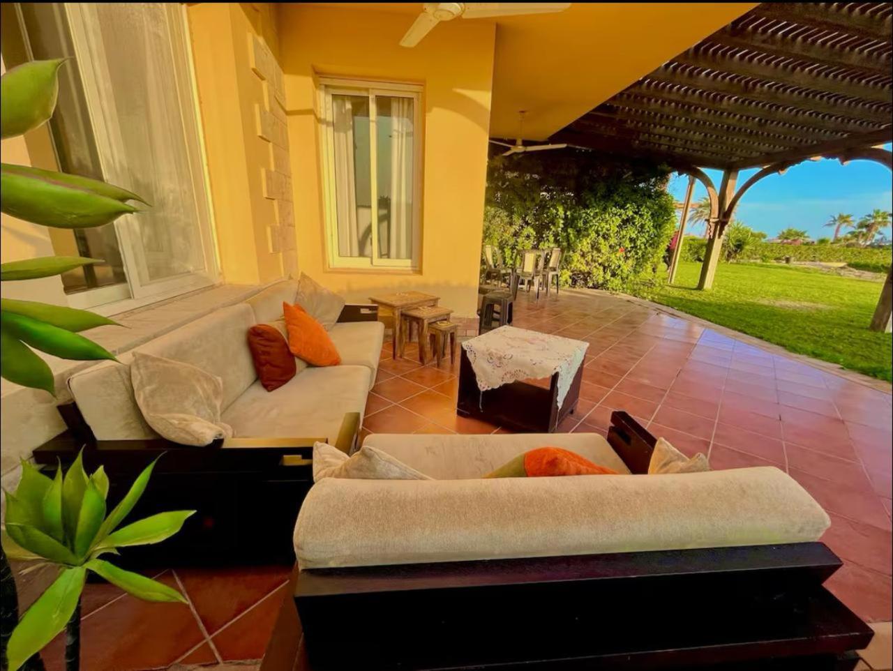 A Sea View Spacious Cheering 5 Bedroom Villa Ain Sokhna "Ain Bay" فيلا كاملة للإيجار قرية العين باي Ain Sukhna Esterno foto