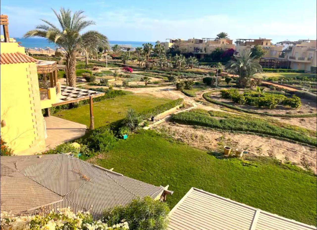 A Sea View Spacious Cheering 5 Bedroom Villa Ain Sokhna "Ain Bay" فيلا كاملة للإيجار قرية العين باي Ain Sukhna Esterno foto