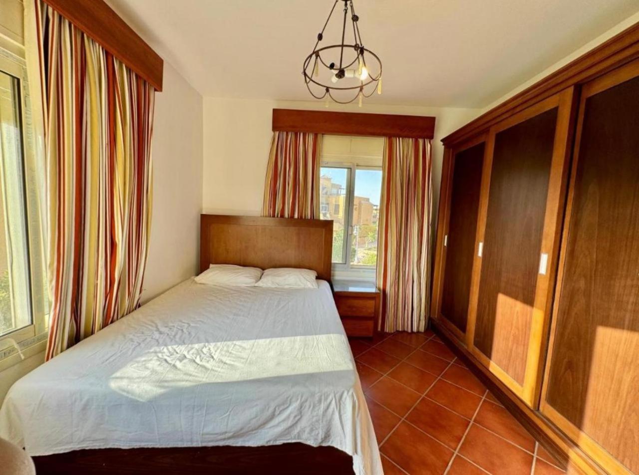 A Sea View Spacious Cheering 5 Bedroom Villa Ain Sokhna "Ain Bay" فيلا كاملة للإيجار قرية العين باي Ain Sukhna Esterno foto